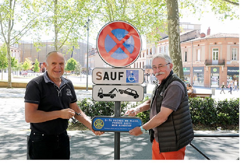 Les places réservées aux personnes à mobilité réduite sont hélas parfois (voire souvent) utilisées par des automobilistes qui n'y ont pas droit. Proches de personnes handicapées qui profitent de la carte, carte factice ou absence de carte…, tout cela est pénalement répréhensible. « Si tu prends ma place, prends aussi mon handicap », tel est le message que le Rotary Albi Lapérouse a souhaité communiquer aux contrevenants via des panneaux qu'il va installer au mois de juin en partenariat avec la Ville d'Albi 