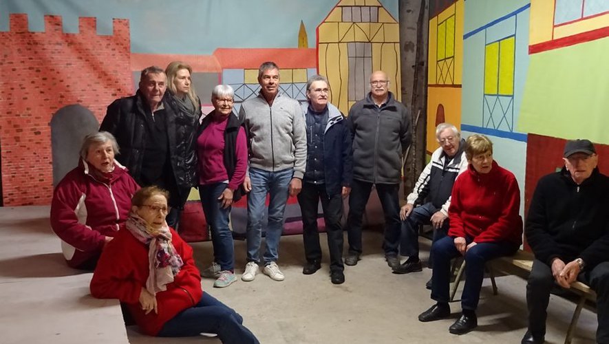 "Lo lop es mòrt" : première théâtre