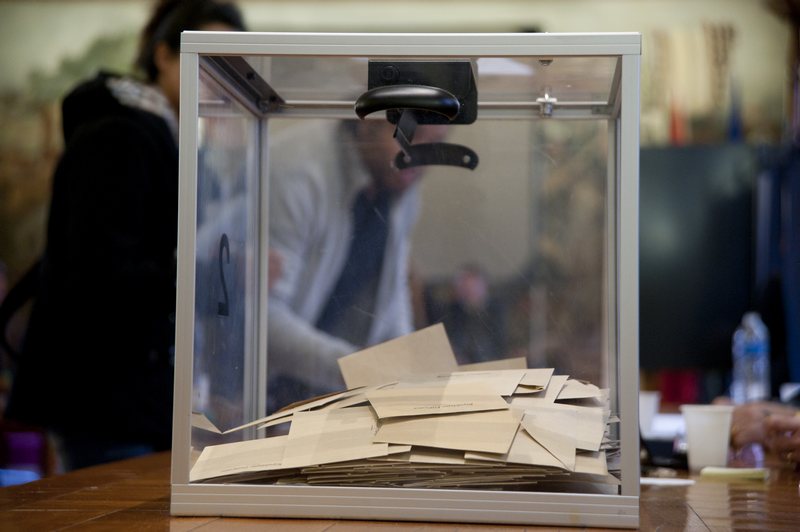 L’adresse du bureau de vote est inscrite sur chaque carte d’électeur.