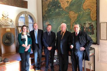 Visite du musée Laperouse, géré par la Ville, en compagnie du Commissaire Général de la Marine, V. Campredon, directeur du musée national de la Marine....