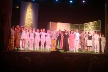 Clôture de « la saison du théâtre des Lices » hier soir avec un « Bourgeois gentilhomme » revisité avec humour et beaucoup d’entrain par la compagnie de théâtre le Grenier de Toulouse...