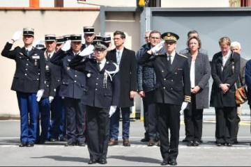 Cérémonie d’hommage aux policiers morts pour la France au commissariat d’Albi  Parce que nous devons collectivement respect et reconnaissance à ceux qui assurent notre sécurité et plus largement, notre liberté.... Et une pensée particulière à la mémoire de Marlène Castang, décédée le 15 octobre dernier à Albi....