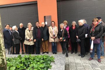 A l’occasion du 160ieme anniversaire de son décès, hommage à Edmond Canet, maire de notre Ville de 1848 à 1851, qui aura maintenant une plaque sur « sa » place.... Merci à l’association Albi patrimoine et à son président, Gérard Alquier, de perpétuer ainsi la mémoire de notre Cité, aux côtés de la Ville d'Albi - Officiel