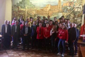 Accueil en salle des états albigeois hier soir de représentants de délégations présentes aujourd’hui au circuit d’Albi pour Albi Eco Race..... Félicitations à notre collègue, Jean-Michel Bouat, pour son élection à la présidence de l’Avere Occitanie, et merci à lui pour son engagement en faveur du développement des nouvelles mobilités... Rdv au circuit!