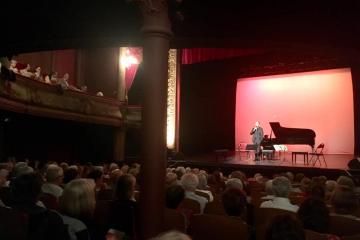 « Fandango », pour clôturer le festival Tons voisins ... Une nouvelle parenthèse enchantée.....🎼 Merci à Denis Pascal et aux bénévoles de l’association Polyèdres pour ce magnifique rdv, qui fêtait cette année sa 13ieme édition.