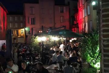 Place(s)aux artistes: très belle soirée encore place Saint Salvi!