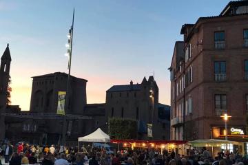 Semaines après semaines, les marchés gourmands de la place Sainte Cécile sont toujours aussi conviviaux..! Rdv la semaine prochaine le mercredi 28 (et non pas le mardi!) Le 31/08, nous nous retrouverons exceptionnellement place Lapérouse, pour le dernier marché de l’été 2019....