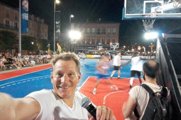 Super tournoi 3x3 super league. Ambiance au top sur la place du Vigan. Des joueurs hypers fair-play et d'un grand respect. 500 spectateurs pour la finale ! Des techniciens très pros. Un regal d'animer dans ces conditions