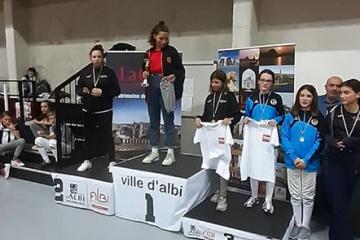 Apres une belle journée de compétition, remise des récompenses au championnat organisé par le Cercle d'escrime d'Albi .
