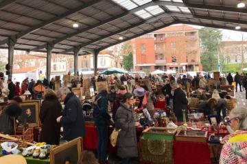 Très belle « brocante de Noël » sous la halle du Castelviel Merci et bravo à la Csaba de l'Albigeois, pour cette belle édition....une fois de plus...😉