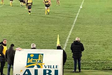 Nouvelle très belle victoire des Albigeois face à Oloron 61 à 10 👏 Félicitations à vous tous...., et plus particulièrement encore à notre capitaine exemplaire, Matthieu André, qui porte ce soir le maillot jaune et noir pour la 201ieme fois...!!!!!