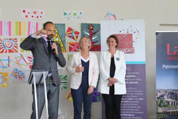 Inauguration par le Premier ministre de l'unité d'enseignement élémentaire pour enfants autistes à l'école Rochegude.