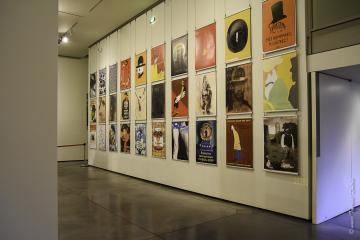 Accrochage de l'expo du MTL